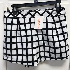 NWT Black and White Check Dress Shorts
